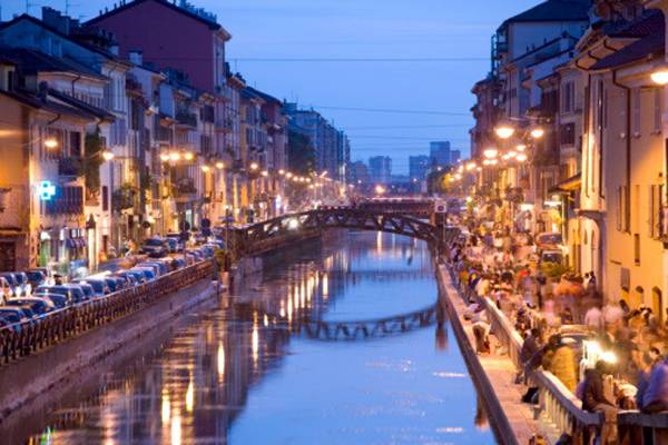 Милан поражает туристов своими ночными экскурсиями