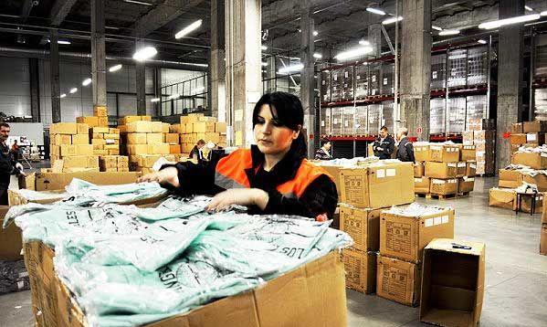 Открыт набор 125 сотрудников в сеть складов одежды и аксессуаров в Лон ...