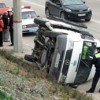 Микроавтобус перевернулся на трассе в Якутии: один человек погиб, восемь пострадали