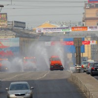 Московские коммунальщики в жару будут поливать улицы каждые два часа
