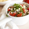 Средиземноморский салат с чечевицей и пшеном