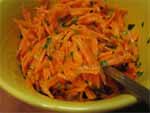 Пикантный салат из моркови